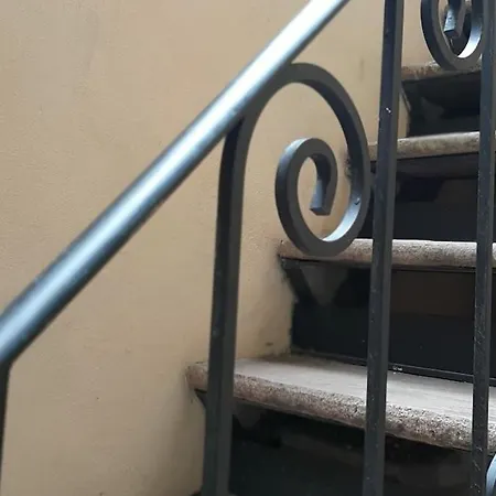 Experience Genoa-traditional In Castelletto Appartement