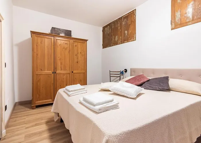 Experience Genoa-traditional In Castelletto *