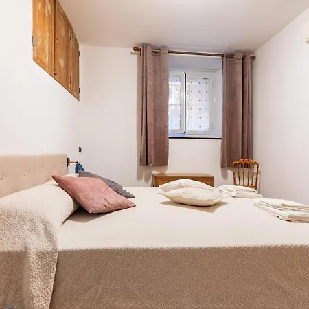 Experience Genoa-traditional In Castelletto Apartment Genua