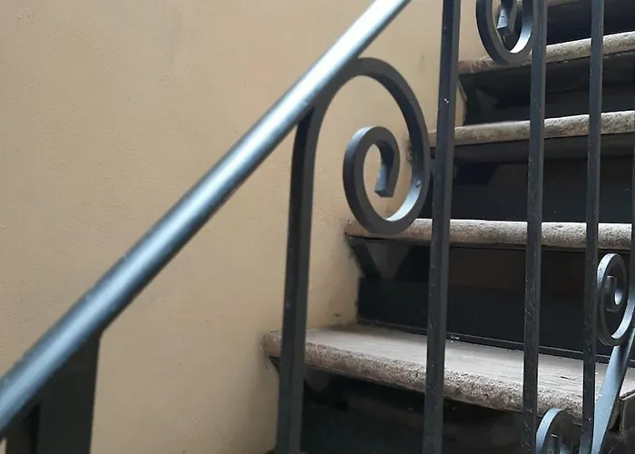 Experience Genoa-traditional In Castelletto Apartment