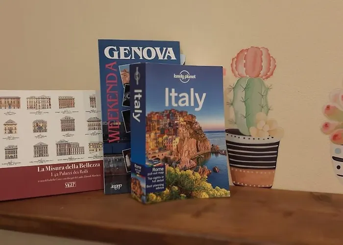 Experience Genoa-traditional In Castelletto Apartment